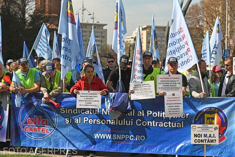 Protest al politistilor in fata MAI, Foto: AGERPRES