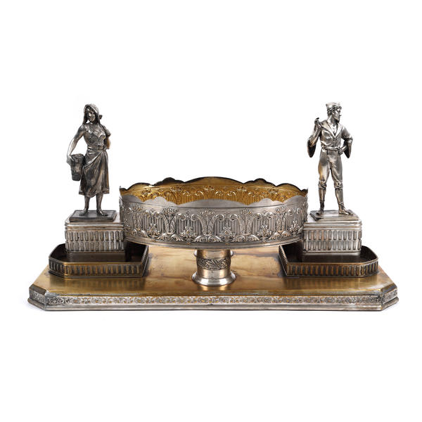 Jardinieră Lenk de inspirație Neoclasică, decorată cu motive vegetale și două statuete, cca. 1925-1945, Foto: Artmark