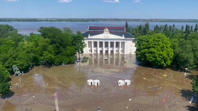 Imagine din partea ocupată de Rusia din regiunea Herson, după explozia barajului de la Nova Kahovka, Foto: Russian-controlled administration of Kherson Region / AP / Profimedia