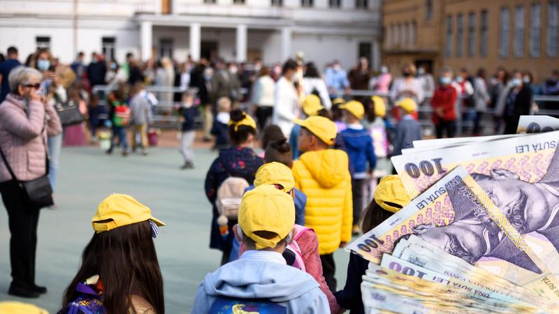 PNL vrea să dea bani mamelor cu mulți copii. , Foto: Colaj fanatik.ro