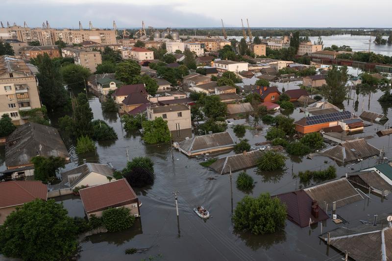 Cartier din orașul Herson afectat de inundații după distrugerea barajului Nova Kakhovka, Foto: Roman Hrytsyna / AP / Profimedia