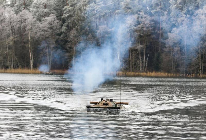 Un BMP-1 în apă, Foto: APFootage / Alamy / Alamy / Profimedia