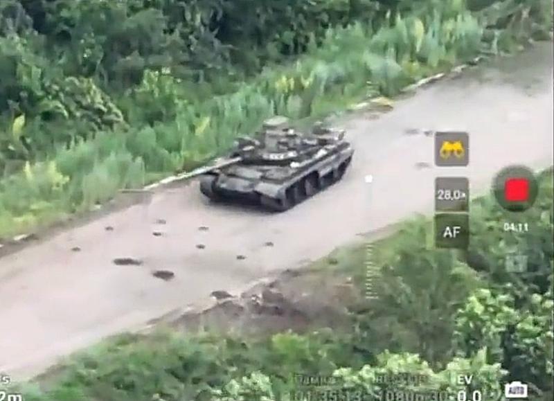 Tanc rusesc inainte sa treaca peste mine, Foto: Captura video