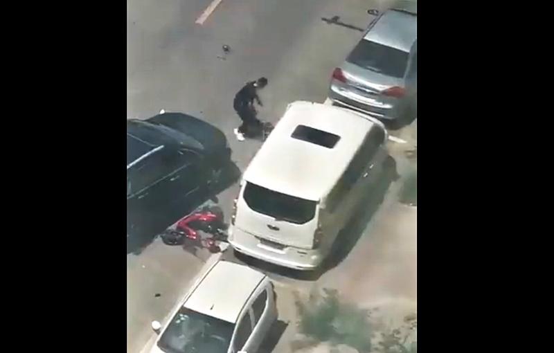 Sofer din China care da cu masina peste sotia sa, Foto: Captura video