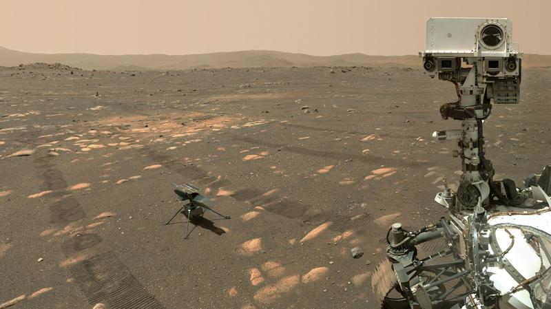 ​Elicopterul ​Ingenuity și roverul Perseverance ale NASA, pe Marte, Foto: NASA/JPL-Caltec / Zuma Press / Profimedia