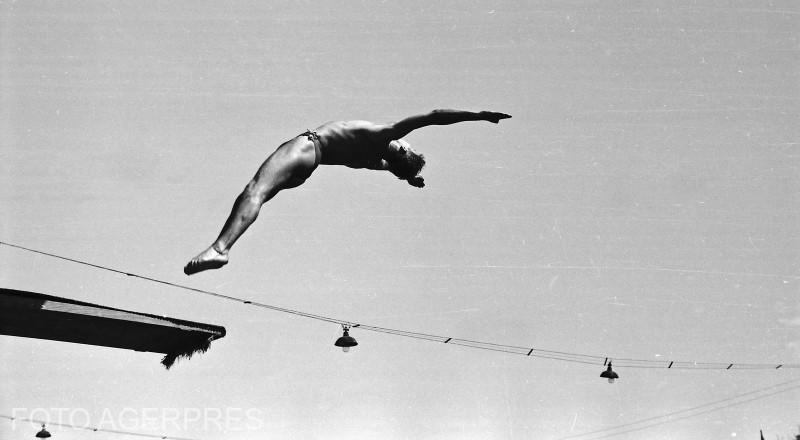 Saritură in ștrandul Bragadiru, Foto: Agerpres