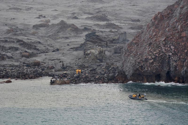 Salvatori pe insula White Island in 2019, Foto: New Zealand Defence Force / AP / Profimedia Images