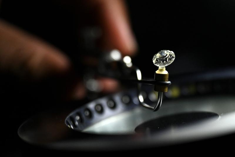 Diamant sub microscop la Surat, India, Foto: Punit PARANJPE / AFP / Profimedia