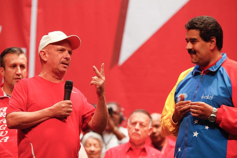 Generalul Hugo Carvajal alaturi de Nicolas Maduro, Foto: Presidencia / AFP / Profimedia Images