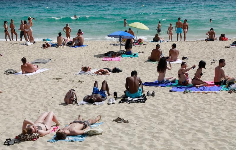 La plajă în Palma de Mallorca, Spania, Foto: Clara Margais / DPA / Profimedia