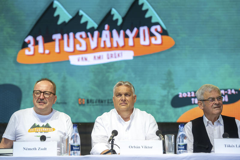 Nemeth Zsolt, Viktor Orban și Laszlo Tokes, la Tusnad - 2022, Foto: Inquam Photos / Laszlo Beliczay