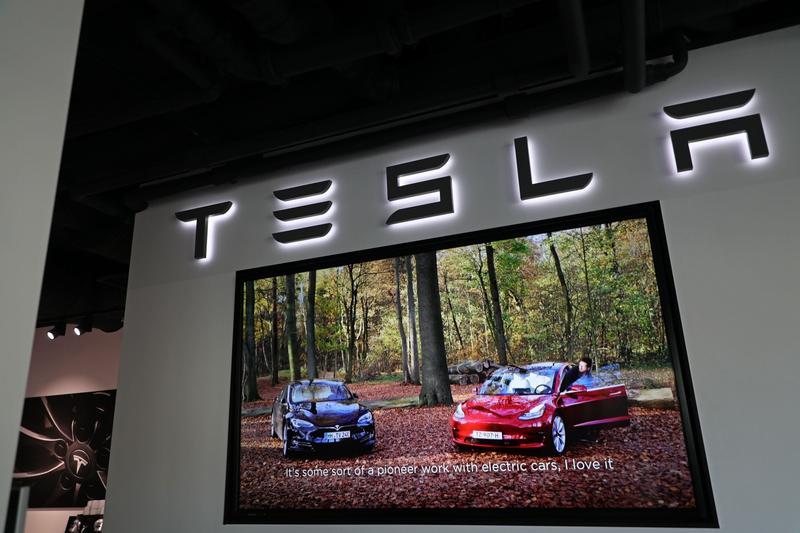Reclama la Tesla, Foto: Jeppe Gustaffson / Alamy / Profimedia Images