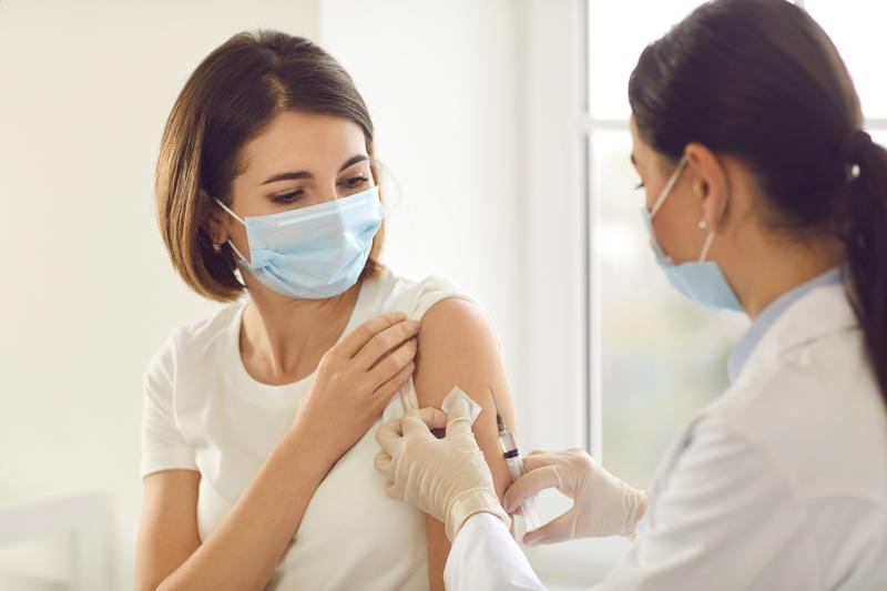 Vaccin înainte de călătorie, Foto: Shutterstock