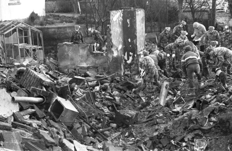 Servicii de urgenta la Lockerbie (1988), Foto: ts3 / Zuma Press / Profimedia Images