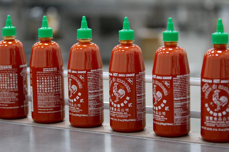 Sticle de sos Sriracha, Foto: David McNews / Getty Images / Profimedia