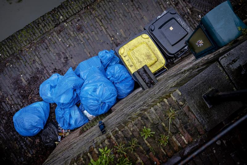 Saci de gunoi, Foto: ROBIN VAN LONKHUIJSEN / AFP / Profimedia