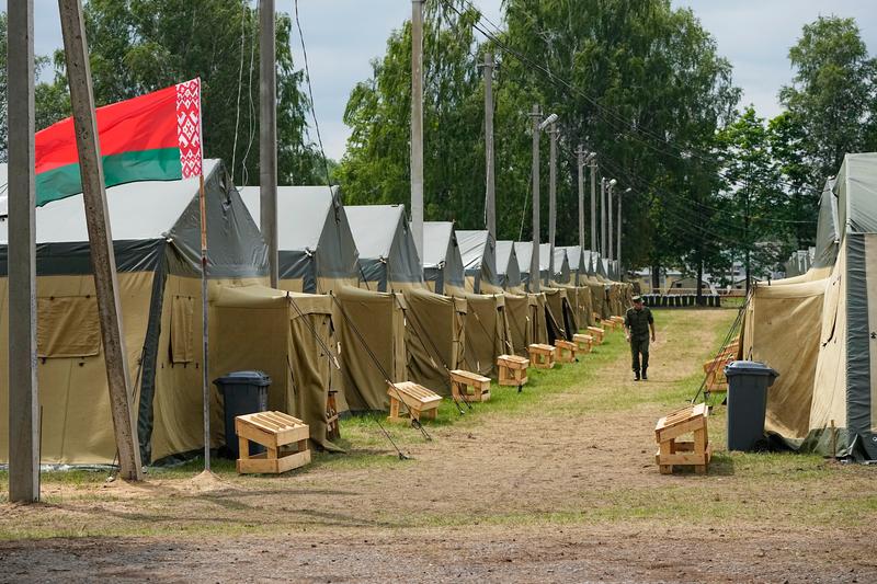 Corturi noi la o fosta bază militară de lângă satul Tsel, la aproximativ 90 de kilometri sud-est de Minsk, Foto: Alexander Zemlianichenko / AP / Profimedia