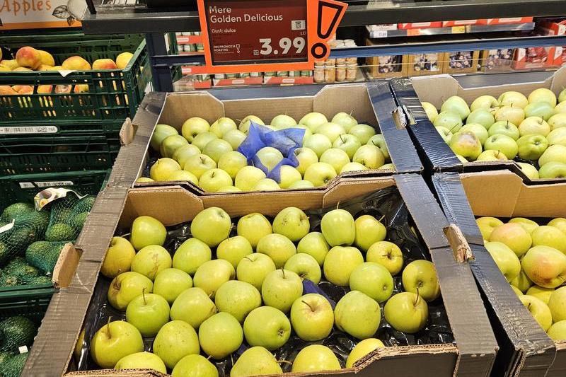 Fructe la supermarket, Foto: Hotnews / Florin Barbuta
