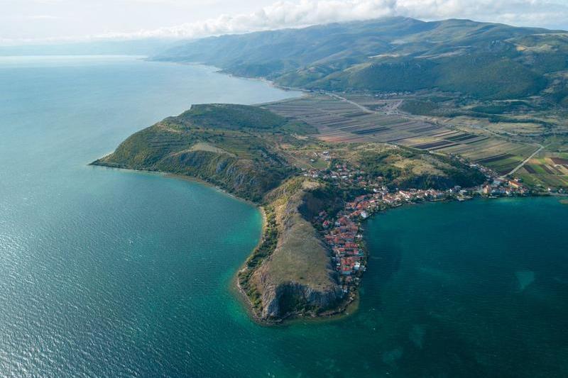 Lacul Ohrid si satul Lin, Albania, Foto: Shutterstock