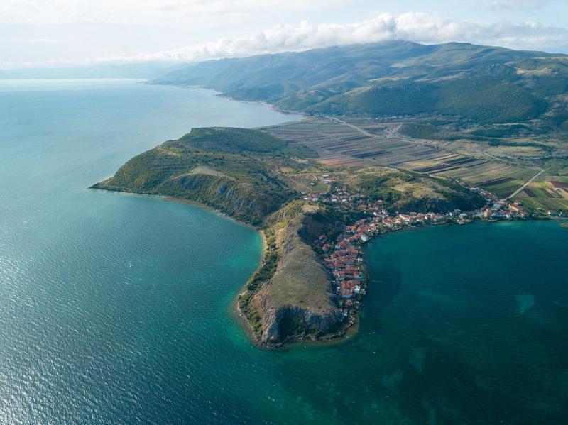 Lacul Ohrid si satul Lin, Albania, Foto: Shutterstock
