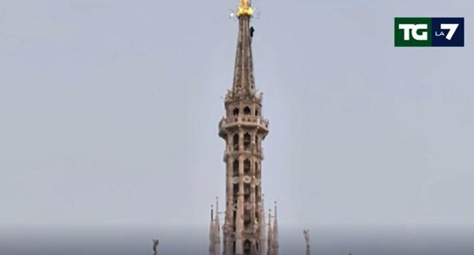 La catarat pe Domul din Milano, Foto: captura tv