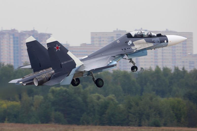 Un avion rusesc de vânătoare Su-30 s-a prăbușit în timpul unui exercițiu, în Crimeea