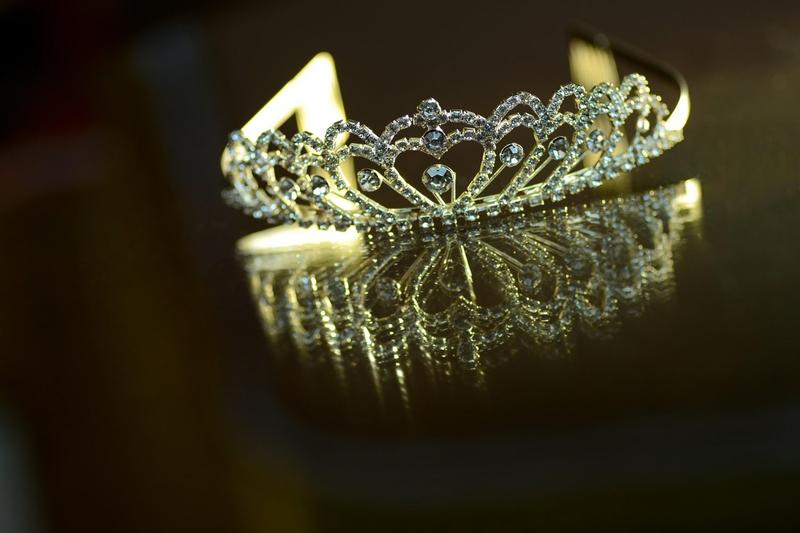 Coronița de argint pentru concurs, Foto: Constantinescu Costin / Alamy / Alamy / Profimedia