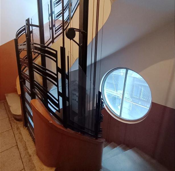 Scară și luminator într-o clădire Art Deco , Foto: Andreea Apostu