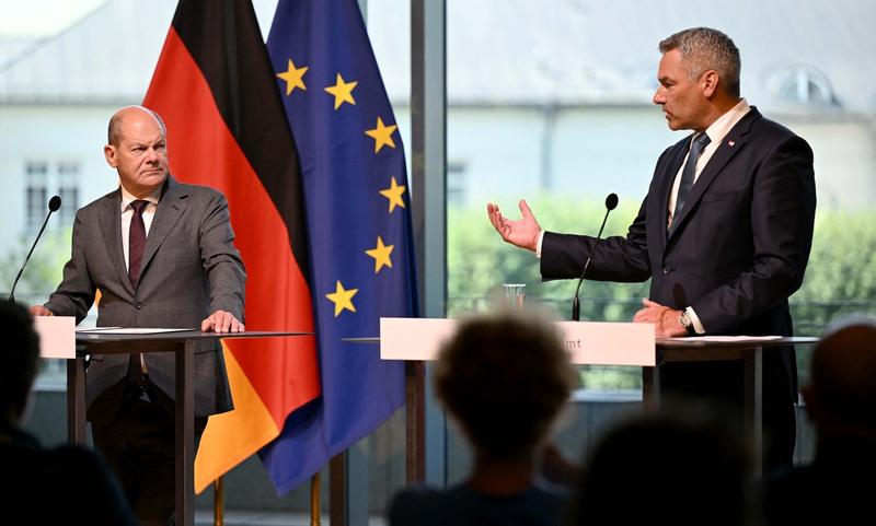 Cancelarul german Olaf Scholz și cancelarul austriac Karl Nehammer, Foto: BARBARA GINDL / AFP / Profimedia