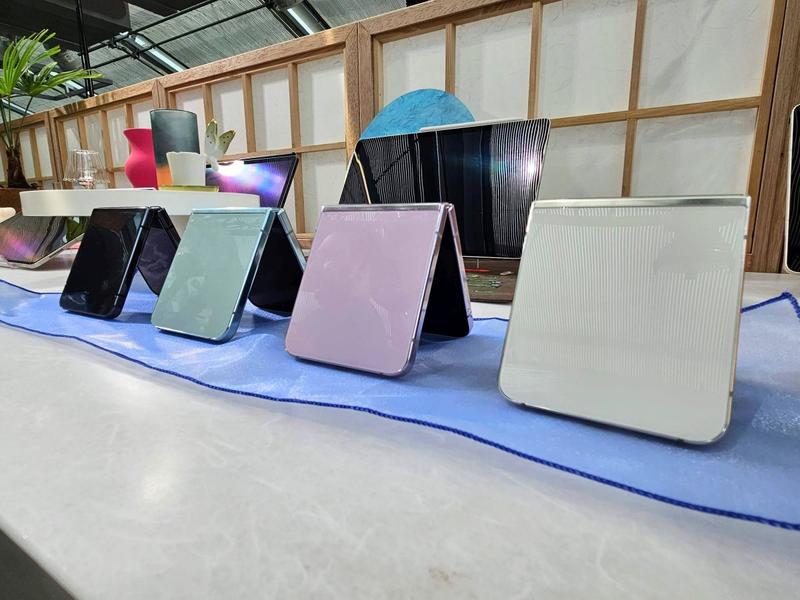 Telefoane pliabile, Foto: Vlad Barza / HotNews.ro