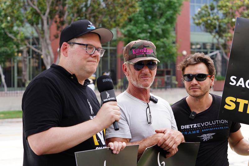 Sean Penn, protest in fata studiourilor Disney, Foto: gotpap/STAR MAX/IPx / AP / Profimedia