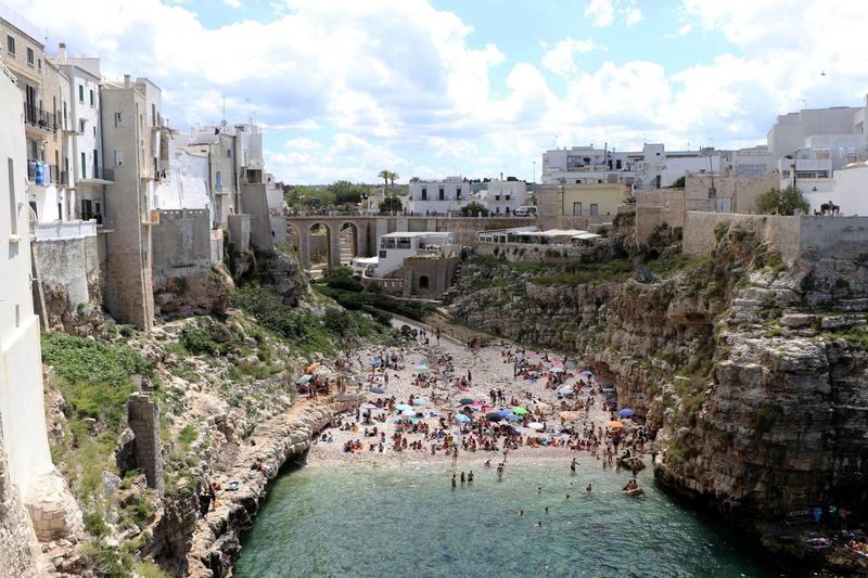 Plaja in Polignano a Mare, localitate din regiunea Puglia, Foto: Pier Paolo Todaro / Alamy / Profimedia Images