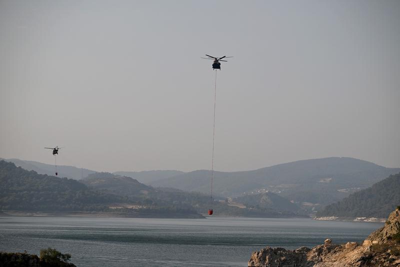 Pompierii turci inca depun eforturi sa stinga incendiul din Canakkale , Foto: AA/ABACA / Abaca Press / Profimedia