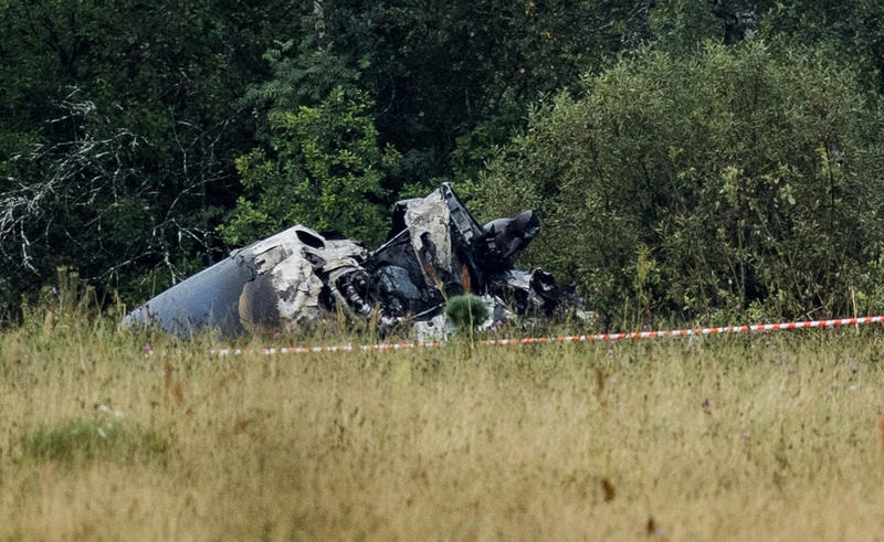 O parte a epavei avionului in care se afla Evgheni Prigojin, Foto: Vitaliy Shustrov / Sputnik / Profimedia Images