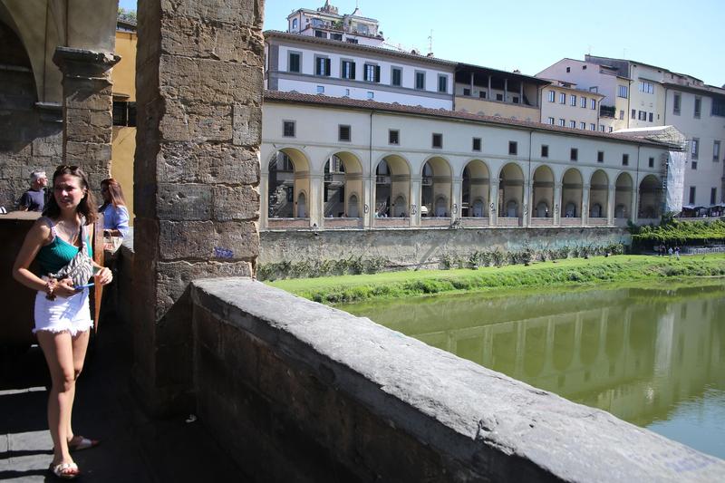 O parte a Coridorului Vasari, vazuta de pe malul raului Arno, Foto: Luca Moggi / LaPresse / Profimedia Images