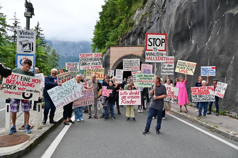 Localnici din Hallstatt au protestat impotriva numarului mare de turisti, Foto: Action Press/ Profimedia Images