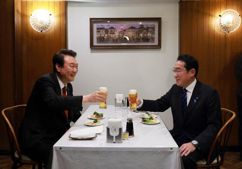 Yoon Suk Yeol la o intalnire din luna martie cu premierul nipon Fumio Kishida, Foto: Handout / AFP / Profimedia