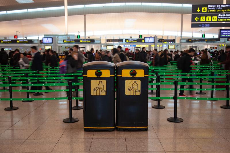 Coadă în interiorul Aeroportului din Barcelona, Foto: Shutterstock