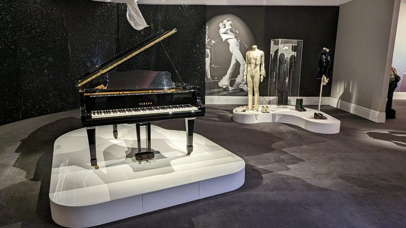 Pianul Yamaha la care Freddie Mercury a compus hiturile Queen, inclusiv Bohemian Rhapsody, Foto: Philip Dethlefs / DPA / Profimedia