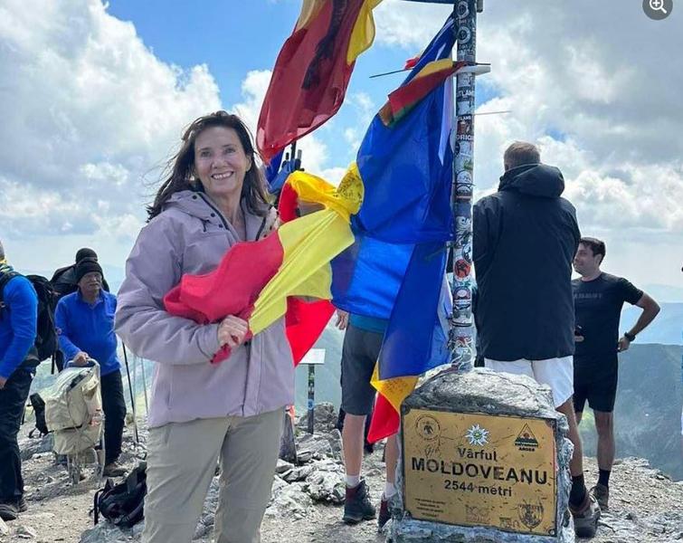 Carmen Iohannis pe Varful Moldoveanu, Foto: Facebook - Carmen Iohannis