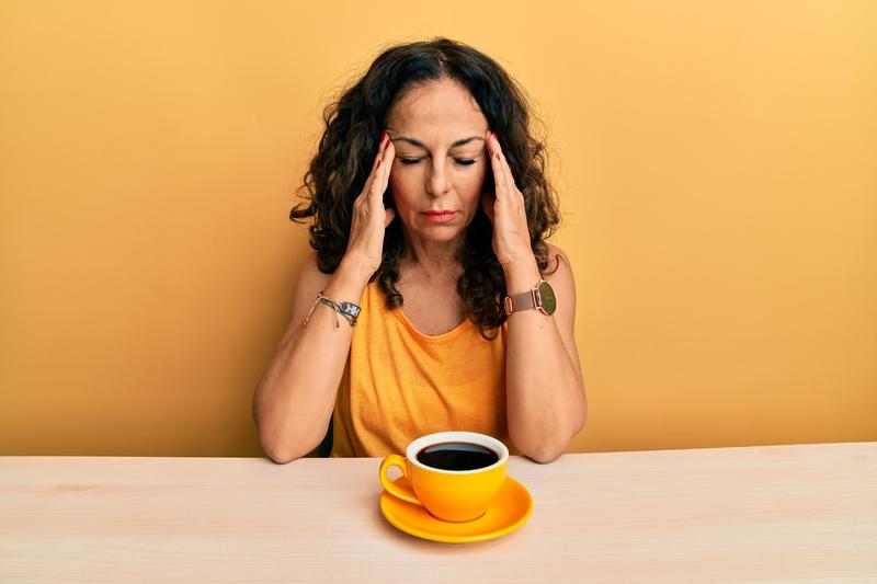 Pentru persoanele care suferă de migrene episodice, una până la două porții de cofeină pot limita apariția durerilor de cap pe tot parcursul zilei, Foto: © Aaron Amat | Dreamstime.com