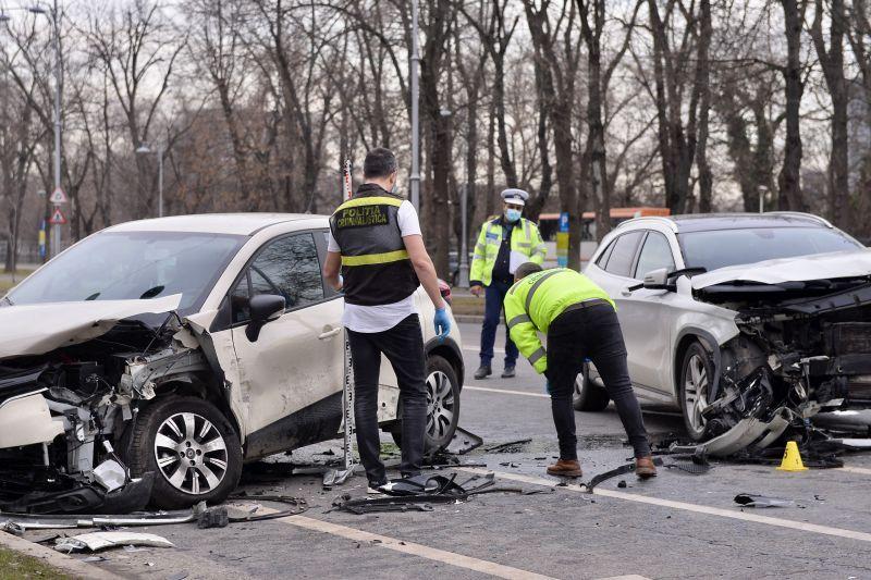 Accident auto in Bucuresti, Foto: Inquam Photos / Eduard Vînătoru