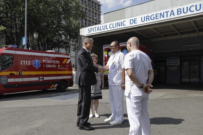Vizita presedintelui Romaniei la spitalul Floreasca, Foto: INQUAM Photos / Octav Ganea