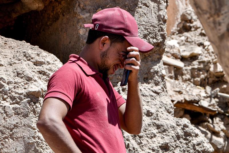 Omar Eyat Mbarek vorbea la telefon cu logodnica sa în momentul în care a avut loc cutremurul în urma căruia tânăra a murit, Foto: Fethi Belaid / AFP / Profimedia Images