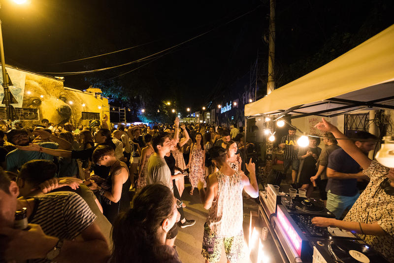 Street delivery București, 2018, Foto: Inquam Photos / Alberto Groşescu