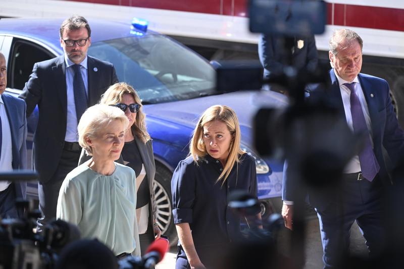 Șefa Comisiei Europene Ursula von der Leyen și premierul italian Giorgia Meloni au mers în Lampedusa, Foto: Ciro Fusco / Zuma Press / Profimedia