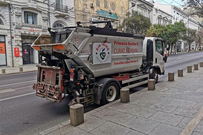 Masina de gunoi, Foto: Adrian Ilincescu/ HotNews.ro
