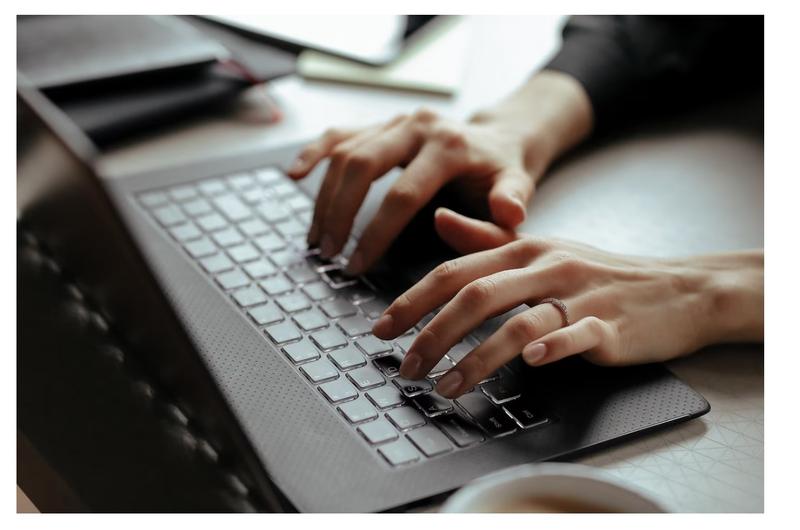 Navigare pe internet, Foto: freepik.com