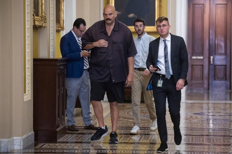 John Fetterman vine la vot in pantaloni scurti, Foto: Francis Chung/POLITICO / AP / Profimedia