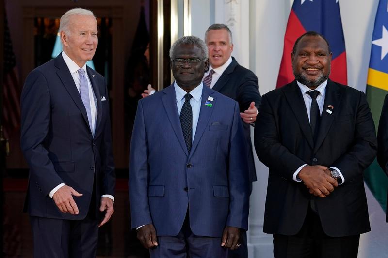 Manasseh Sogavare (centru) la summitul anterior de la Casa Alba pentru zona Pacificului, Foto: Susan Walsh / AP - The Associated Press / Profimedia